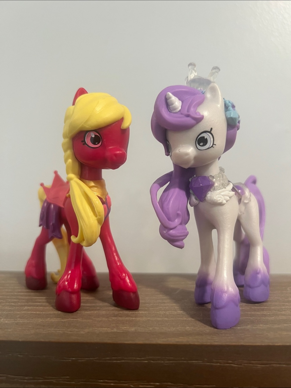 Shopkins Happy Places Royal Ruby and Bella Bliss Unicorn and Pony Figures